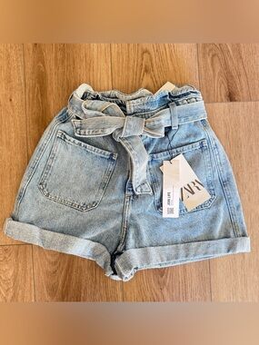 NWT ZARA Paperbag Denim Shorts Size 2 USA